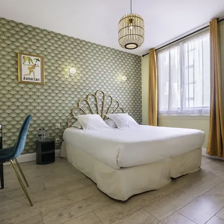 Otel Cosmopolitain 3*