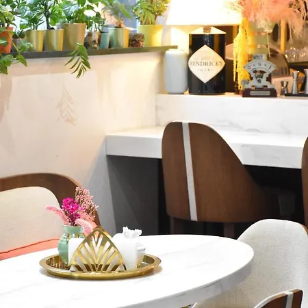 Cosmopolitain Otel 3*