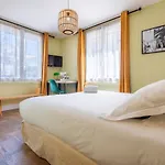 Szálloda Cosmopolitain 3*