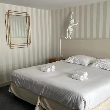 Cosmopolitain Szálloda 3*