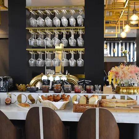 Hotel Cosmopolitain 3*