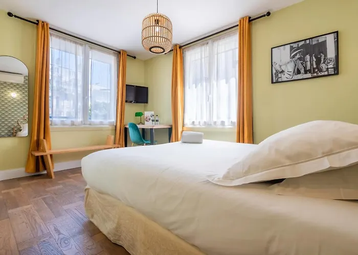 Szálloda Cosmopolitain 3*