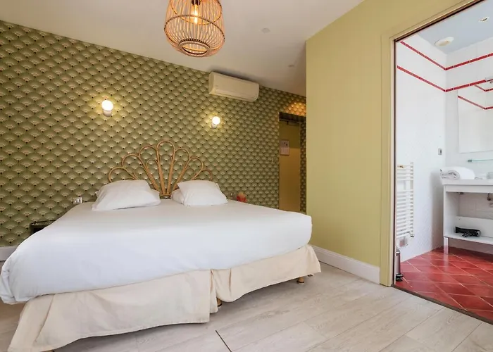 Cosmopolitain Szálloda 3*