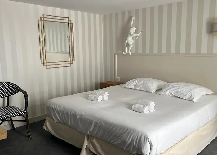 Cosmopolitain Szálloda 3*