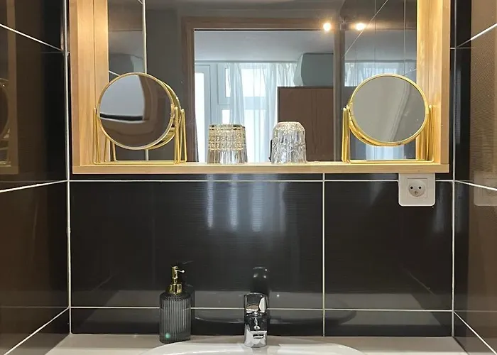 Cosmopolitain Szálloda 3*