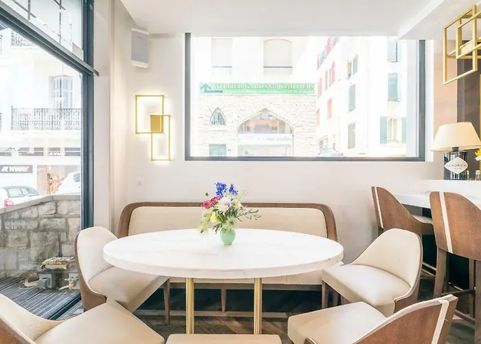 Cosmopolitain Szálloda 3*